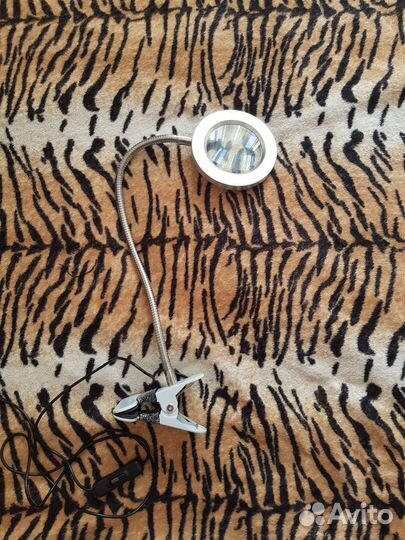 Лампа лупа настольная