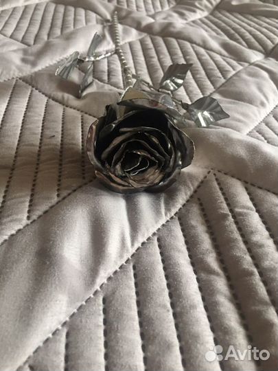 Роза металлическая