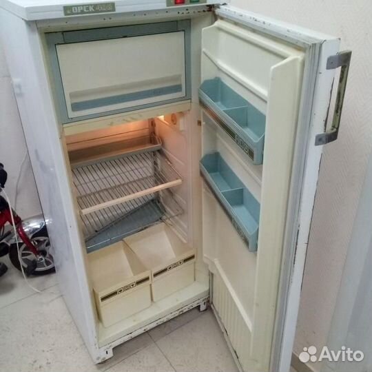 Холодильник бирюса 140 см