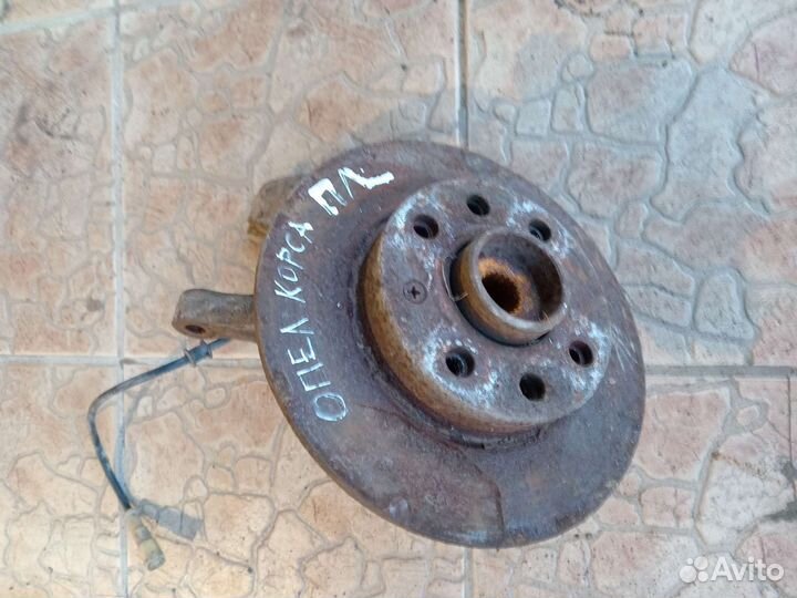 Кулак поворотный левый на опель корса в