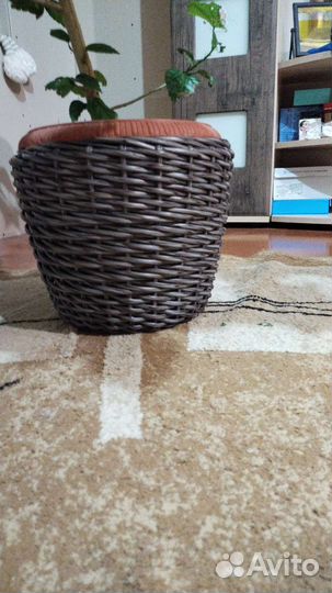 Плетение из ротанга кашпо