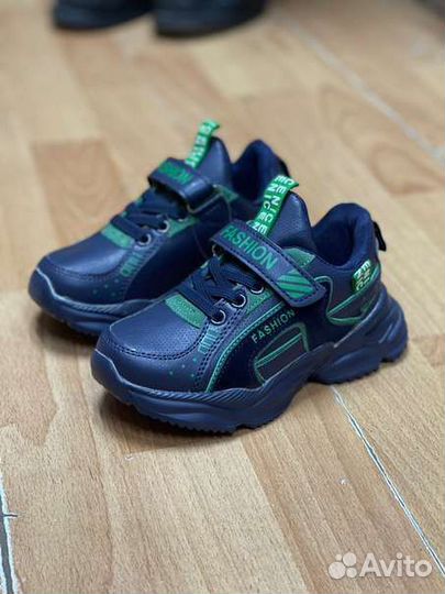 Кроссовки детские
