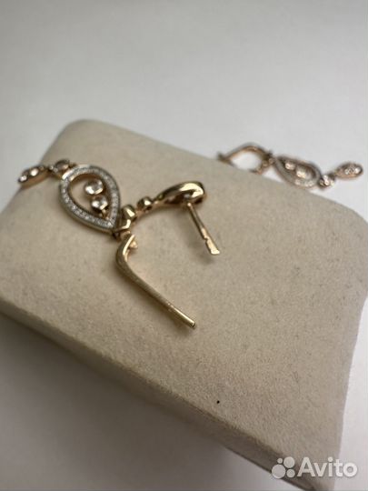 Золотые серьги с бриллиантами и топазами