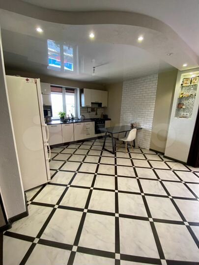 Коттедж 180 м² на участке 7,4 сот.