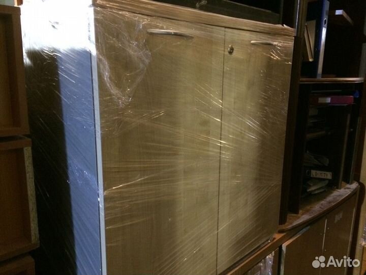 Тумбы для оргтехники и под стол