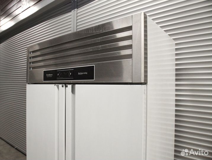 Шкаф холодильный двухстворчатый нержавеющая сталь