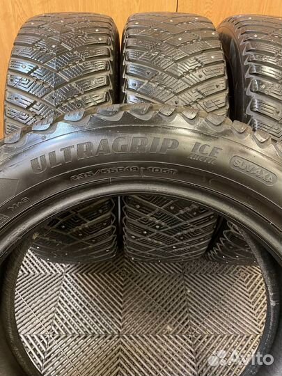 Goodyear UltraGrip Ice Arctic SUV 235/55 R19 105T
