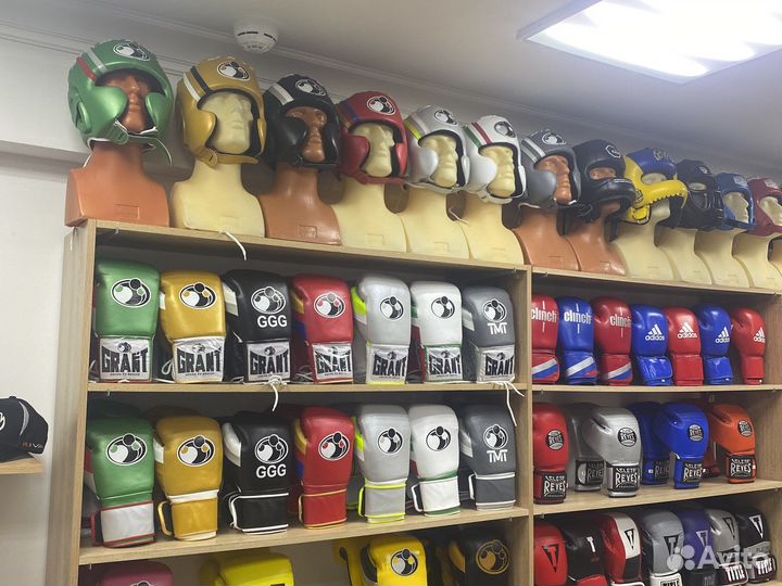 Боксерские перчатки инвентарь шлема бандажи