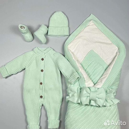 Комплект на выписку новый