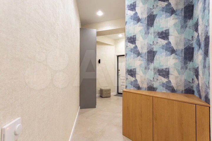 2-к. квартира, 89 м², 1/8 эт.