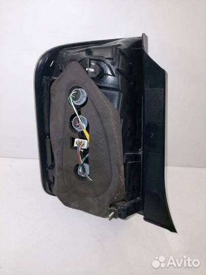 Фонарь задний правый Toyota Prius 2 NHW20 2004