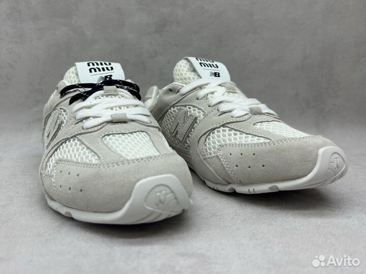 Кроссовки new balance miu miu 530