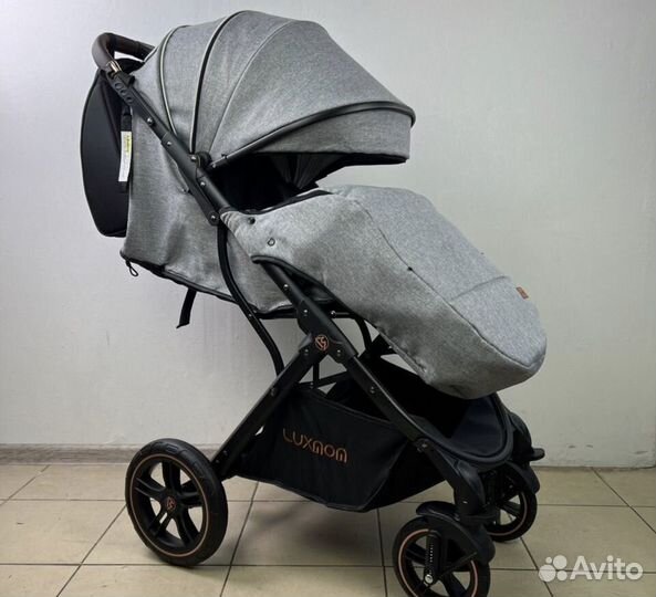 Прогулочная коляска luxmom (новая)