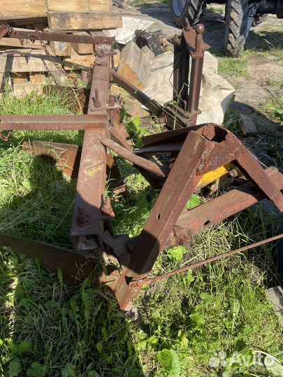 Плуг и вилочный погрузчик для Мтз