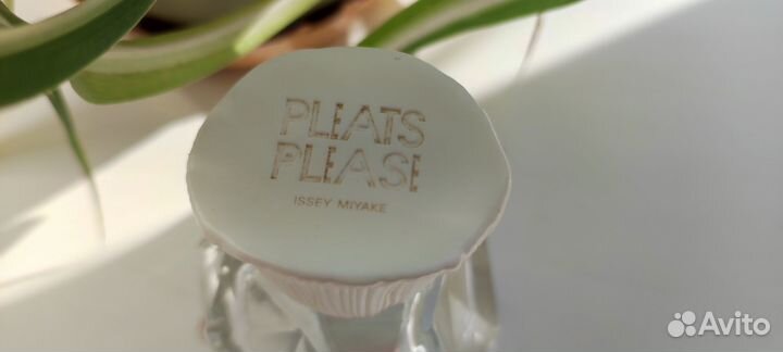 Флакон с распылителем Pleats Please