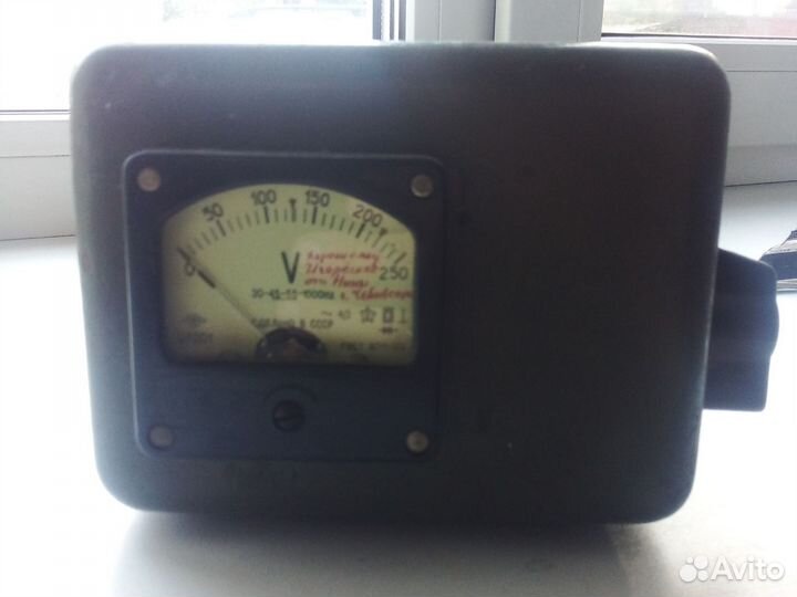 Стабилизатор напряжения ат-1