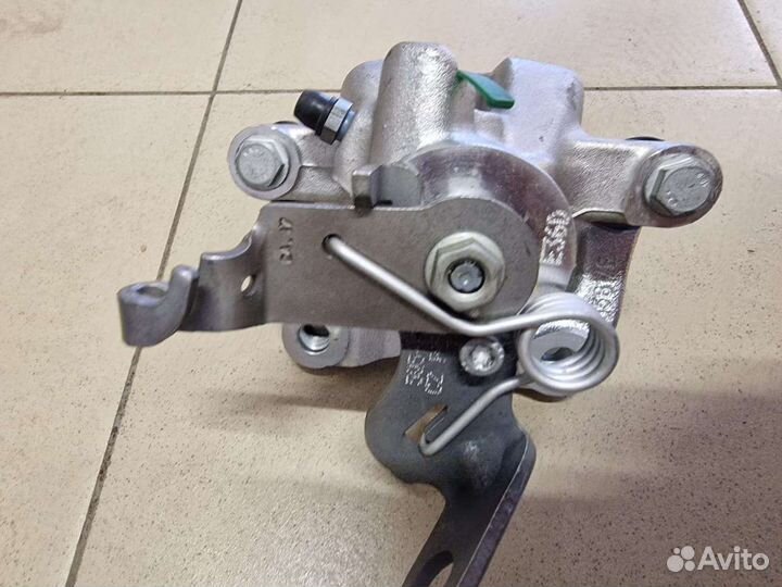 Суппорт задний левый Skoda Octavia A7 5Q0615423A