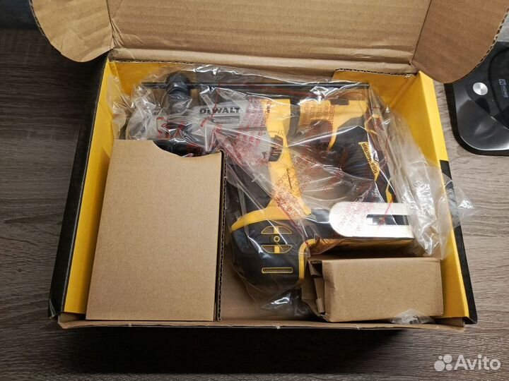 Перфоратор аккумуляторный DeWalt DCH172