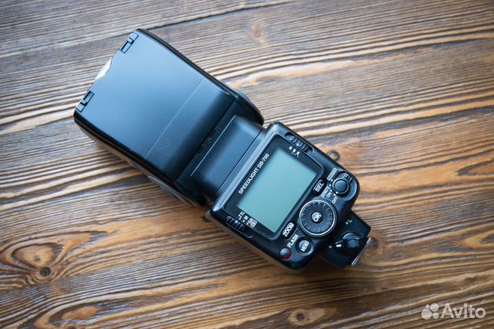 Вспышка Nikon Speedlight SB-700