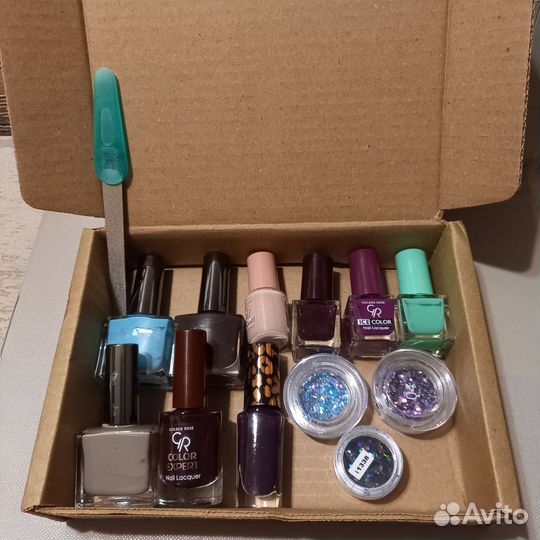Пакетом -товары для ногтей
