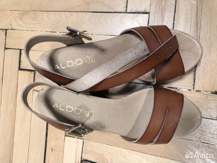 Босоножки aldo новые, кожа коричневые на танкетке