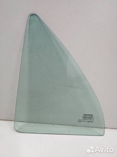Стекло двери задней левой форточка Toyota Corolla