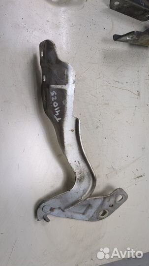 Петля капота правая Ford Mondeo 5 2015, 2017