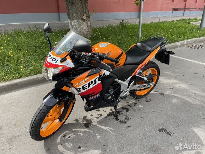 Продаю мотоцикл honda CBR 250RA Repsol