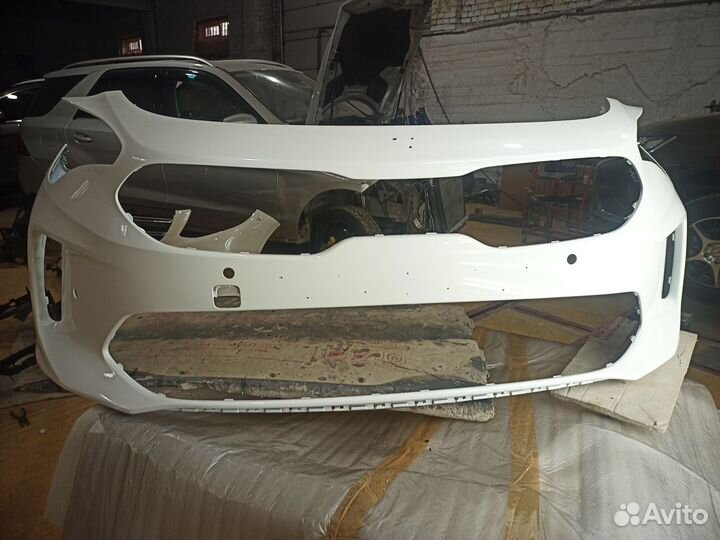 Бампер передний Kia Stinger