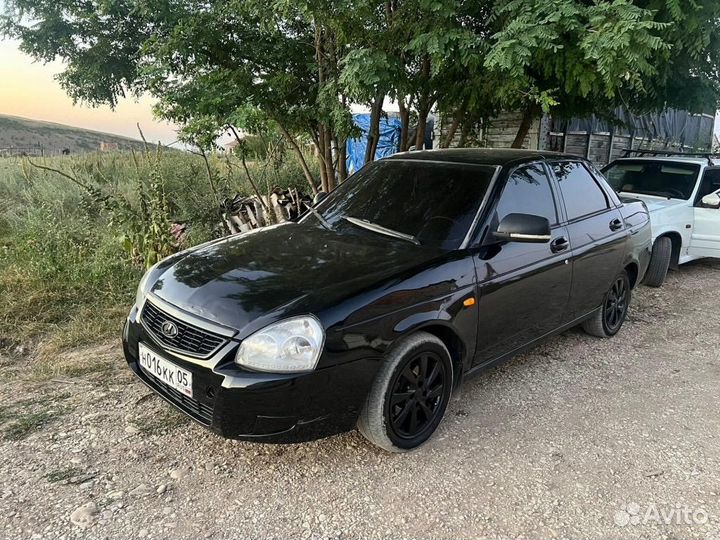 Капот на priora