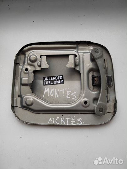 Лючок бензобака Toyota Avensis T250