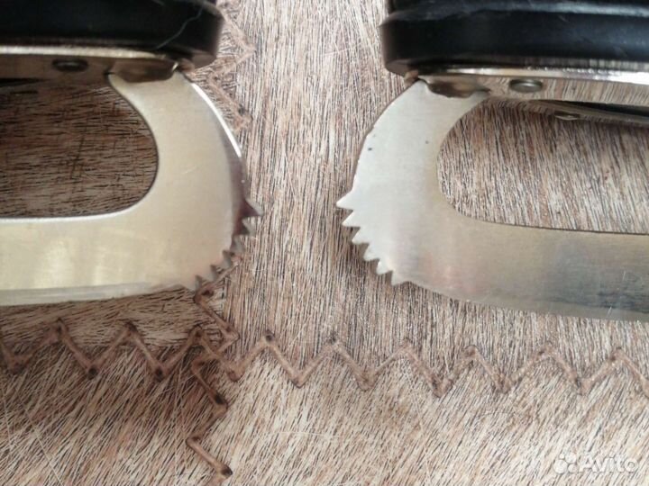 Коньки фигурные мужские р. р. 45