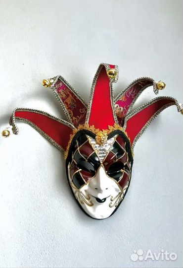 Венецианская маска карнавальная