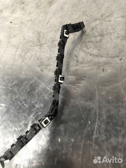 Кронштейн бампера задний правый Honda Accord 8