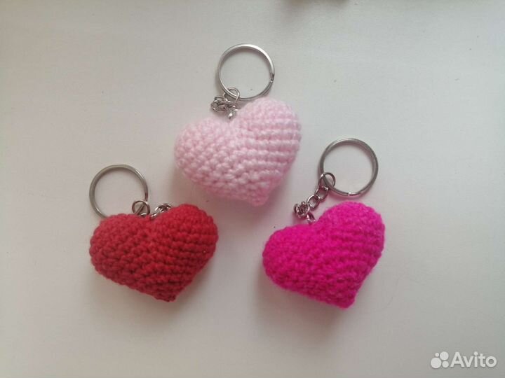 Вязаные брелки ручной работы