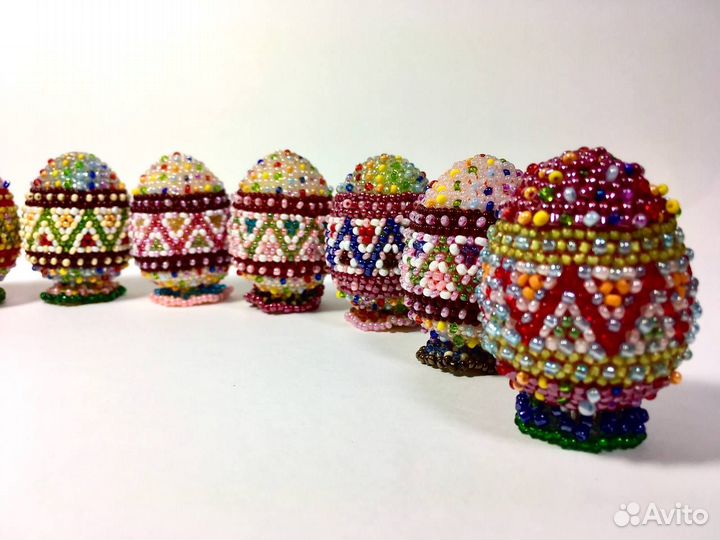 Яйца пасхальные оплетенные бисером