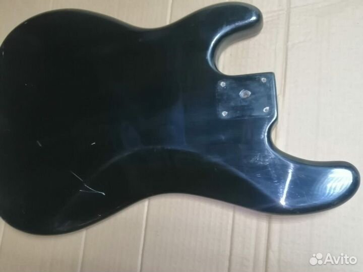 Корпус для бас-гитары