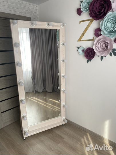 Гримерное зеркало
