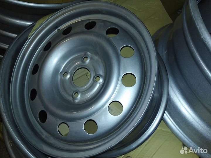 Продаю диски Kia Rio 6*15 4*100 штампованные