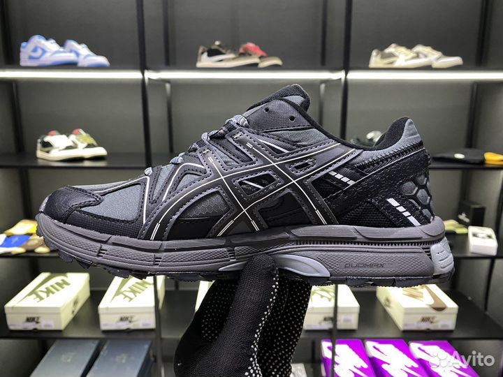 Кроссовки Asics водоотталкивающие