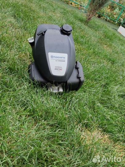 Двигатель от бензиновой газонокосилки Husqvarna