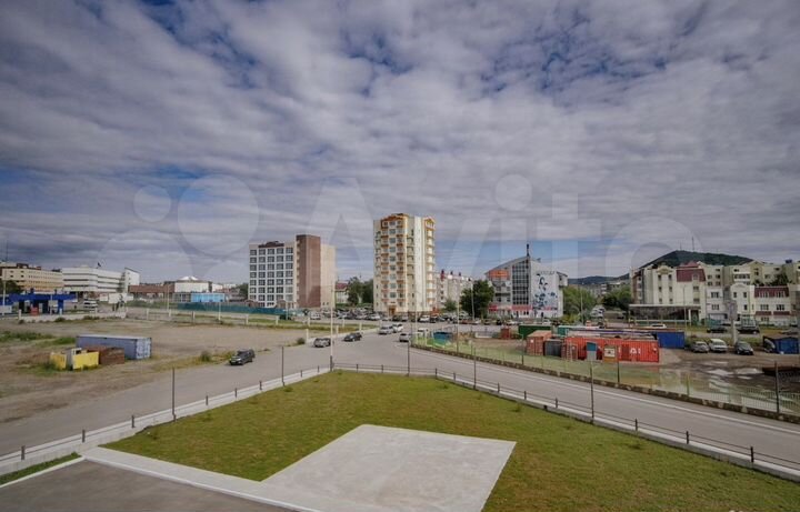 2-к. квартира, 64 м², 3/9 эт.