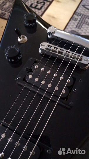 Электрогитара