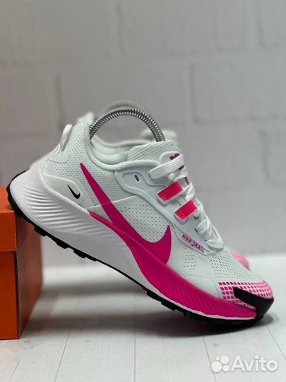 Кроссовки Nike р36-41 женские