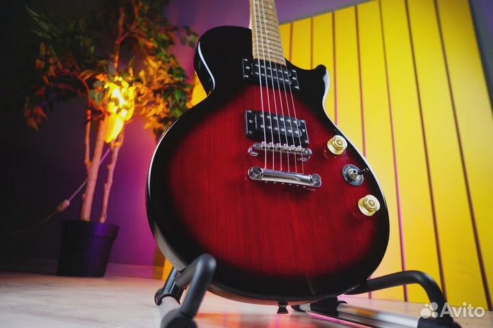 Электрогитара + кабель + чехол (комплект)