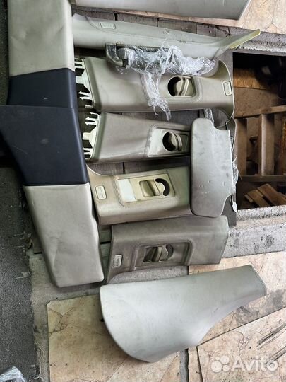 Кожаные стойки салона рендж ровер 322