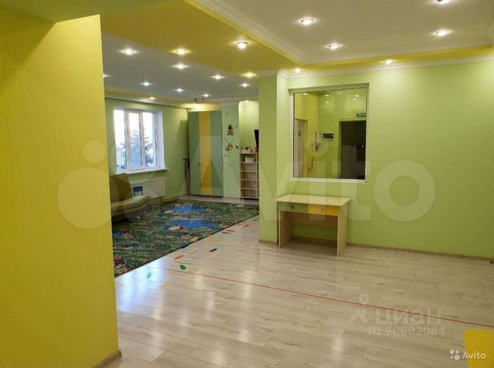 3-к. квартира, 93 м², 1/1 эт.