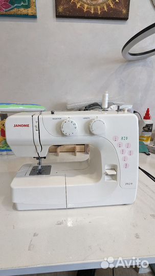 Швейная машина Janome