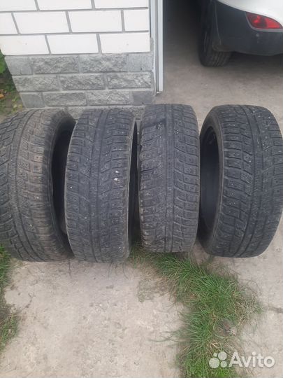 Kumho I'Zen KW22 215/55 R17