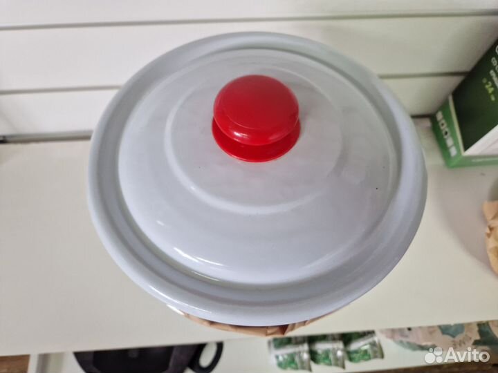 Салатник - тарелка эмалир 2л 22см. Новый